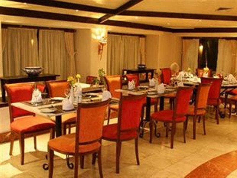 Hotel Deville Prime 살바도르 외부 사진 The interior of the restaurant